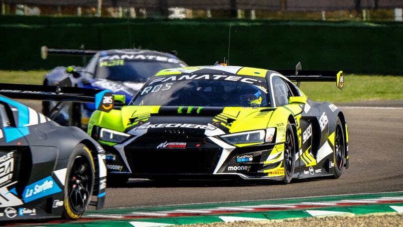 GT:  Valentino Rossi, sabato col brivido a Imola