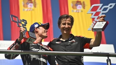 MotoGP, Aleix Espargaro trionfa in Argentina: la festa sul podio