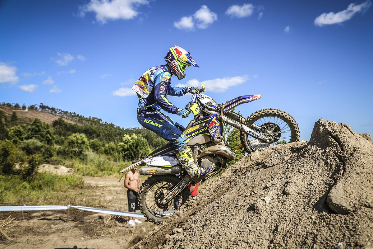 Wade Young passa al comando della Minus 400 nel Mondiale FIM Enduro Estremo in Israele