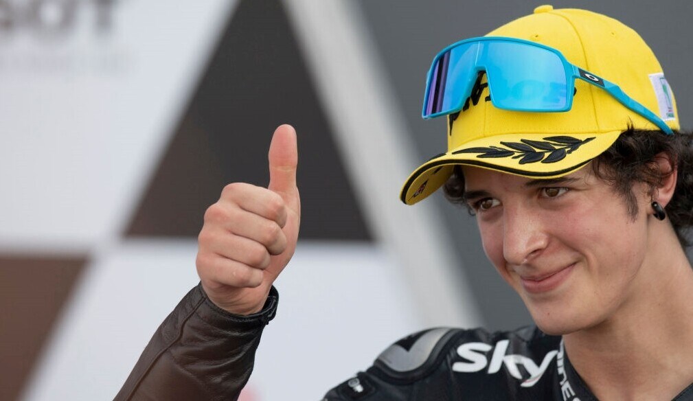 Moto2, Vietti: “Valentino non ci dice cosa fare, ma ci dà tanta carica”