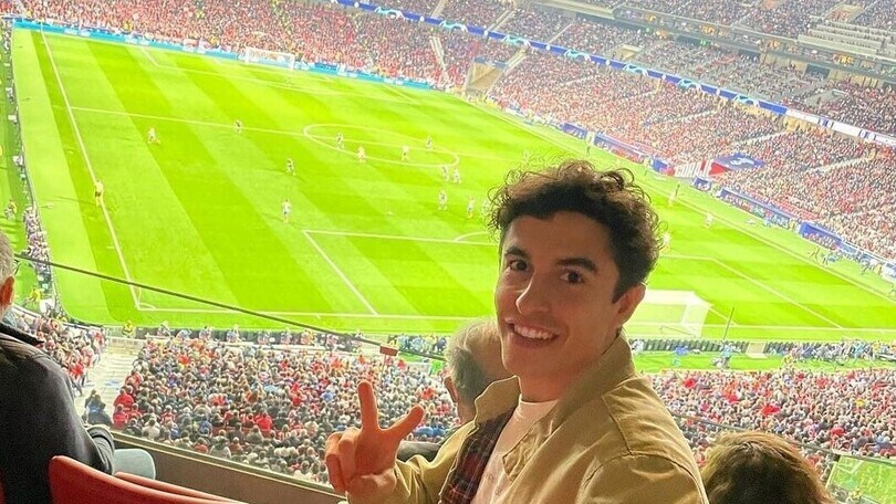 Marc Marquez "tradisce" il Barcellona calcio