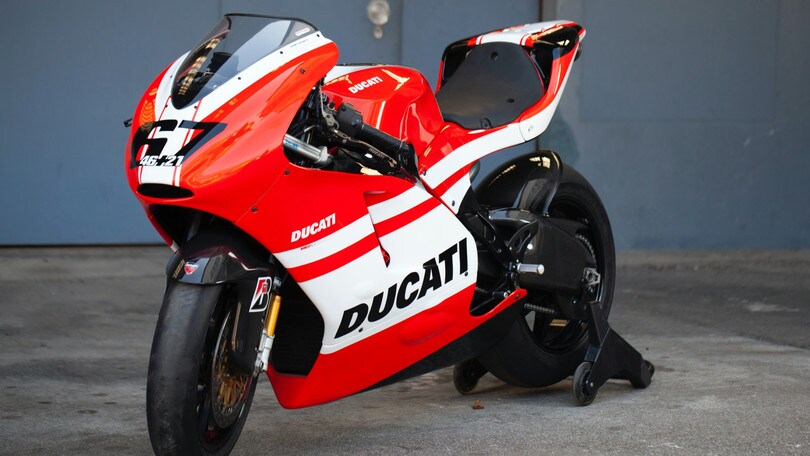 Le immagini dell'esclusiva Ducati Desmosedici RR messa all'asta