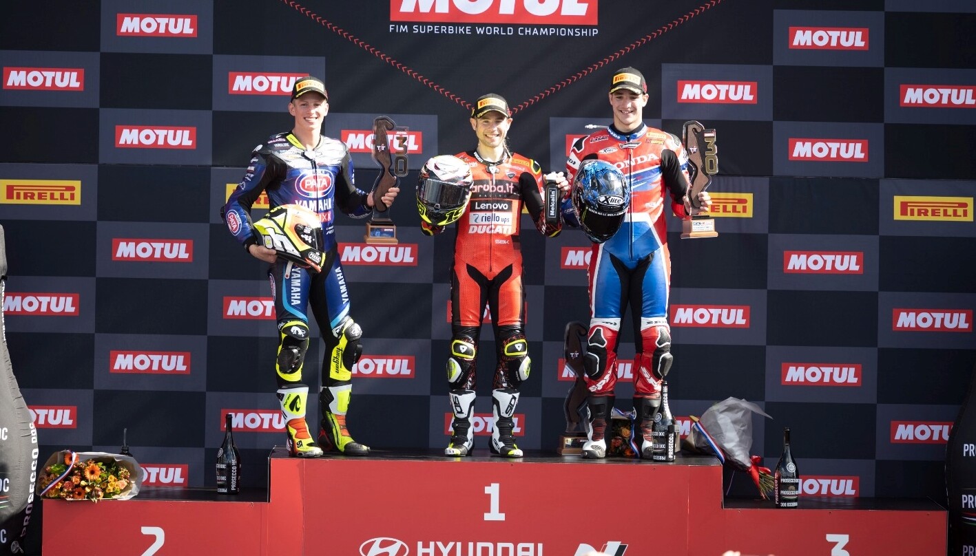 SBK Assen, Gara 2: Bautista vince, a terra Rea e Razgatlioglu