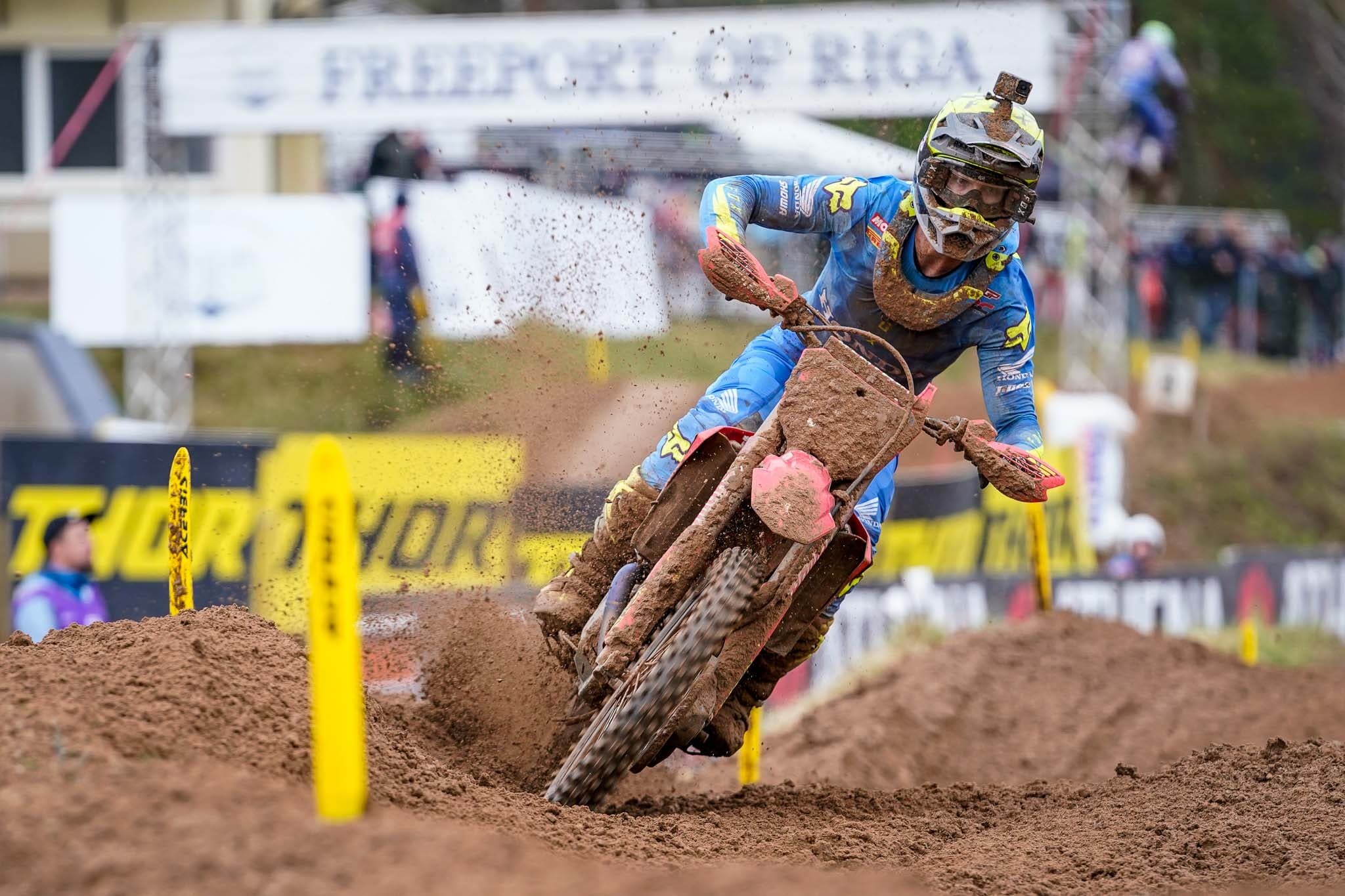 MXGP: Gajser vince la prima, disastro Prado, Forato quarto