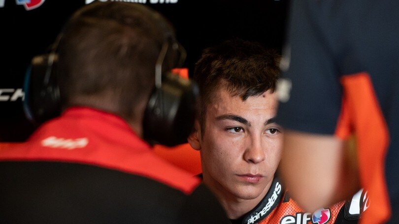 MotoGP, mano destra fuori uso: niente GP di Spagna per Fernandez