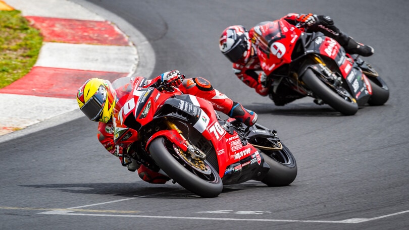 CIV SBK: le immagini di Luca Vitali con il casco replica di papà Maurizio