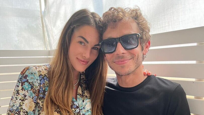 Valentino Rossi: prima festa della mamma per Francesca Sofia Novello