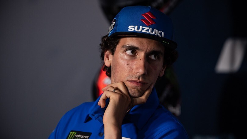 MotoGP, Rins: “Ho pianto dopo la notizia, ora dimostriamo che Suzuki sbaglia”