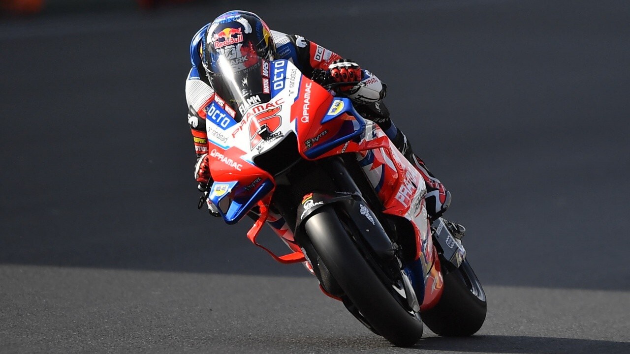 MotoGP, Zarco leader nelle FP3 di Le Mans, Bastianini rompe ma è in Q2