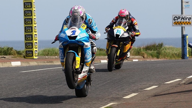 NW200: vittorie per Johnston e Seeley in Supersport e Superstock