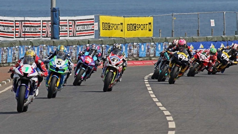 NW200: doppietta di Irwin in SBK, ma è polemica contro le gomme Dunlop