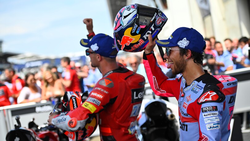 Bagnaia cade a Le Mans, Ducati fa doppietta con Bastianini e Miller: le foto