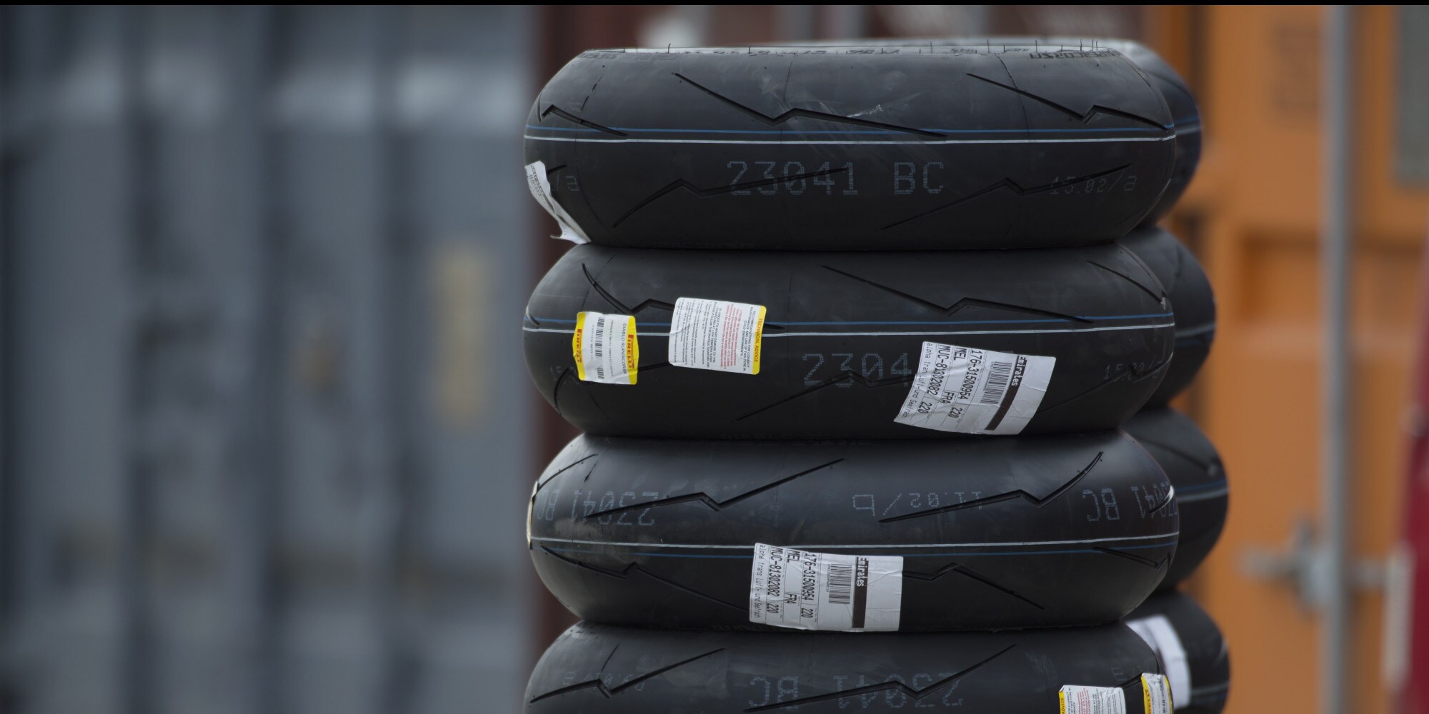 SBK Pirelli, stop alla gomma asimmetrica: “Non c'è la necessità”