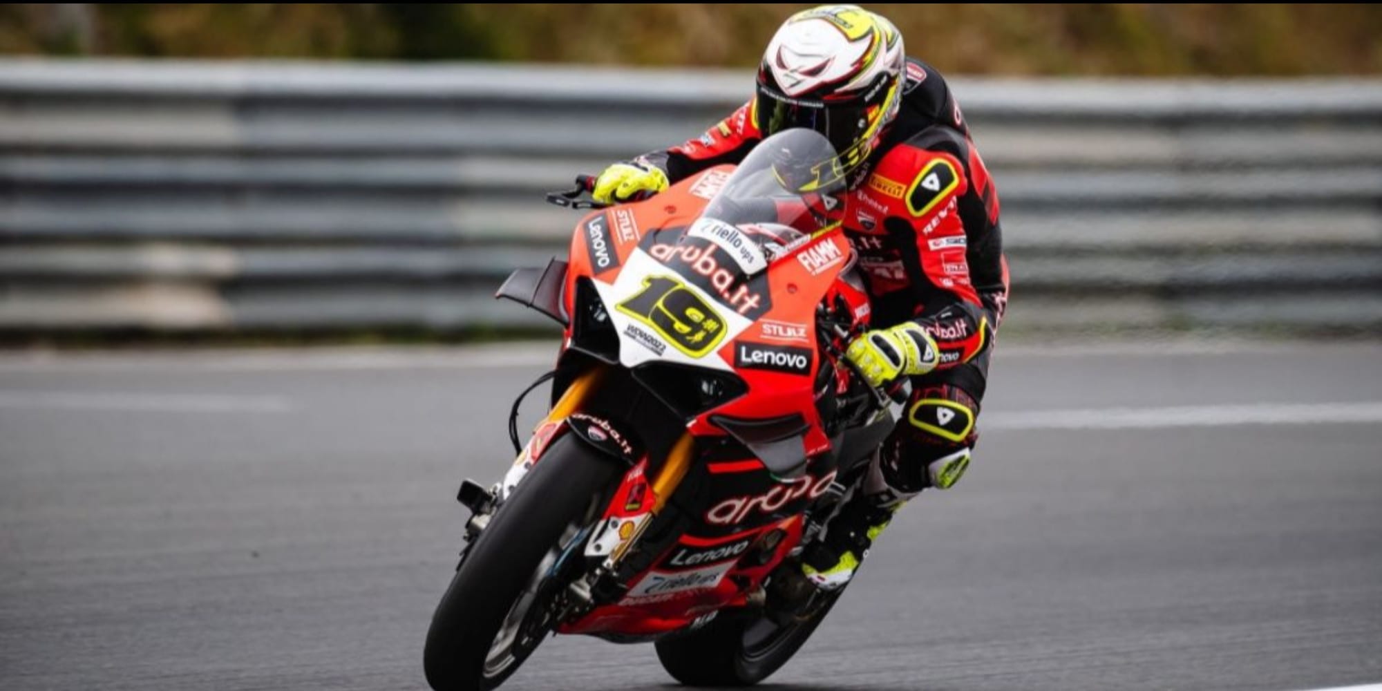 SBK Estoril: capolavoro di Bautista in Gara1, beffato Razgatlioglu