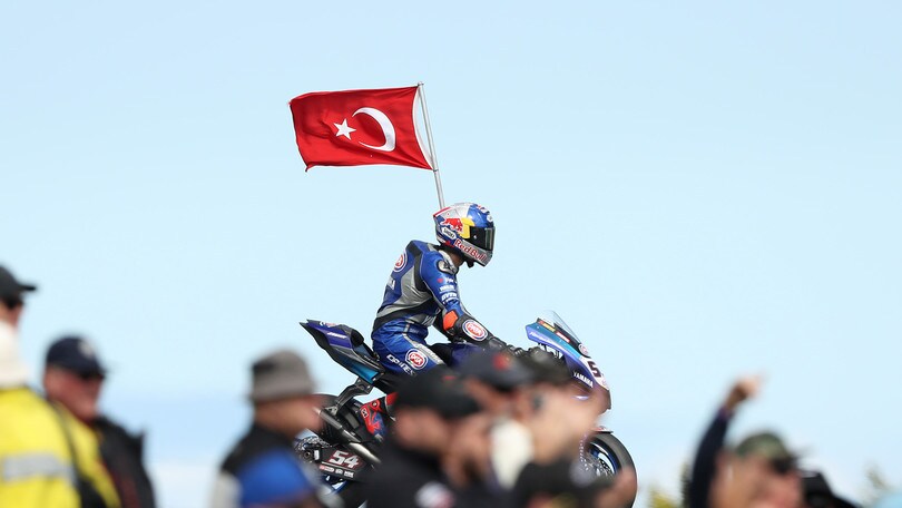 SBK, Paul Denning elogia Razgatlioglu: “Toprak è come Stoner e Marquez”