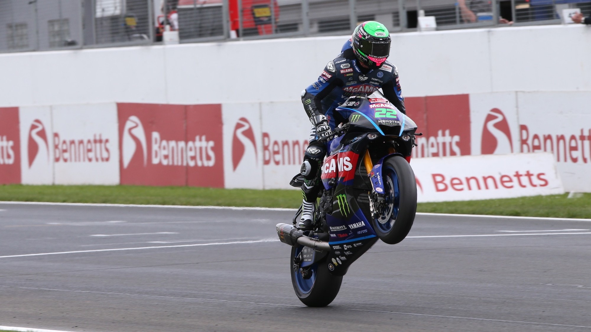 Jason O'Halloran "Re" di Donington Park nel terzo round del BSB