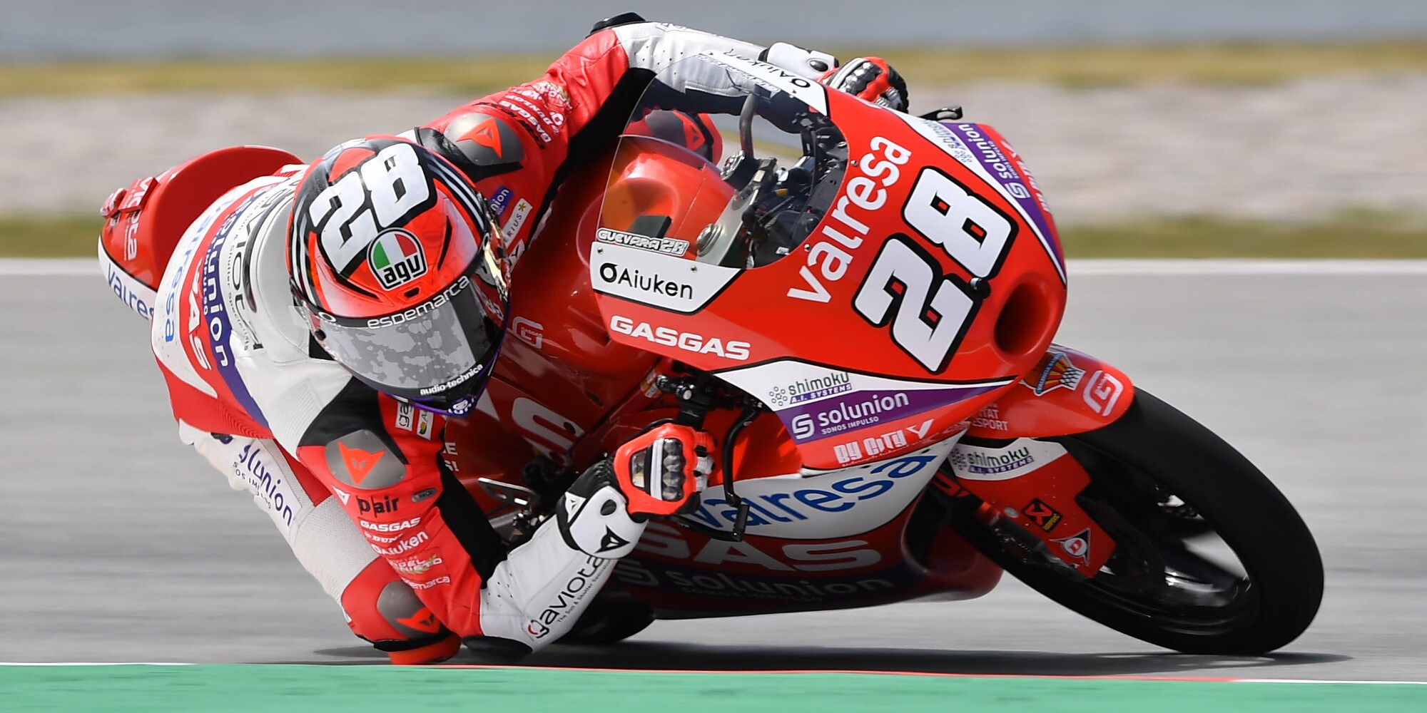 Moto3: Guevara chiude in vetta le FP2 in Catalunya, davanti ai due Leopard