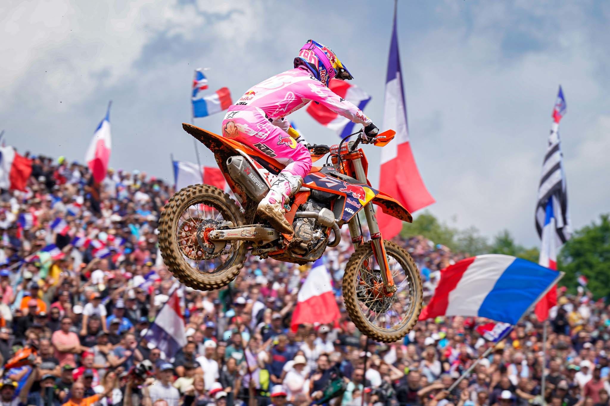 MXGP di Francia: dopo la tempesta Seewer e Vialle vincono in prima manche
