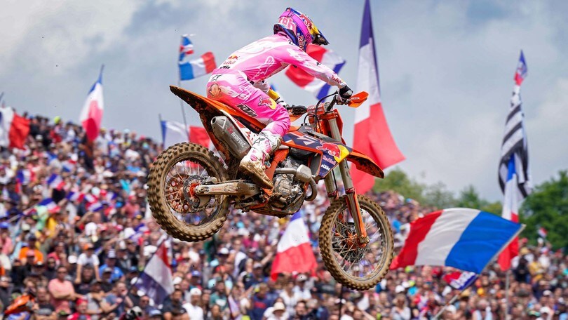 MXGP di Francia: dopo la tempesta Seewer e Vialle vincono in prima manche
