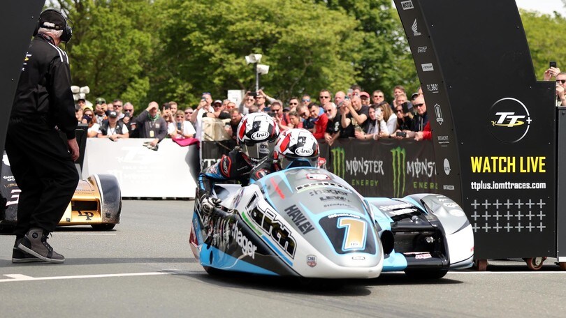 TT, Sidecar: ottava vittoria consecutiva per i fratelli Birchall in Gara 1