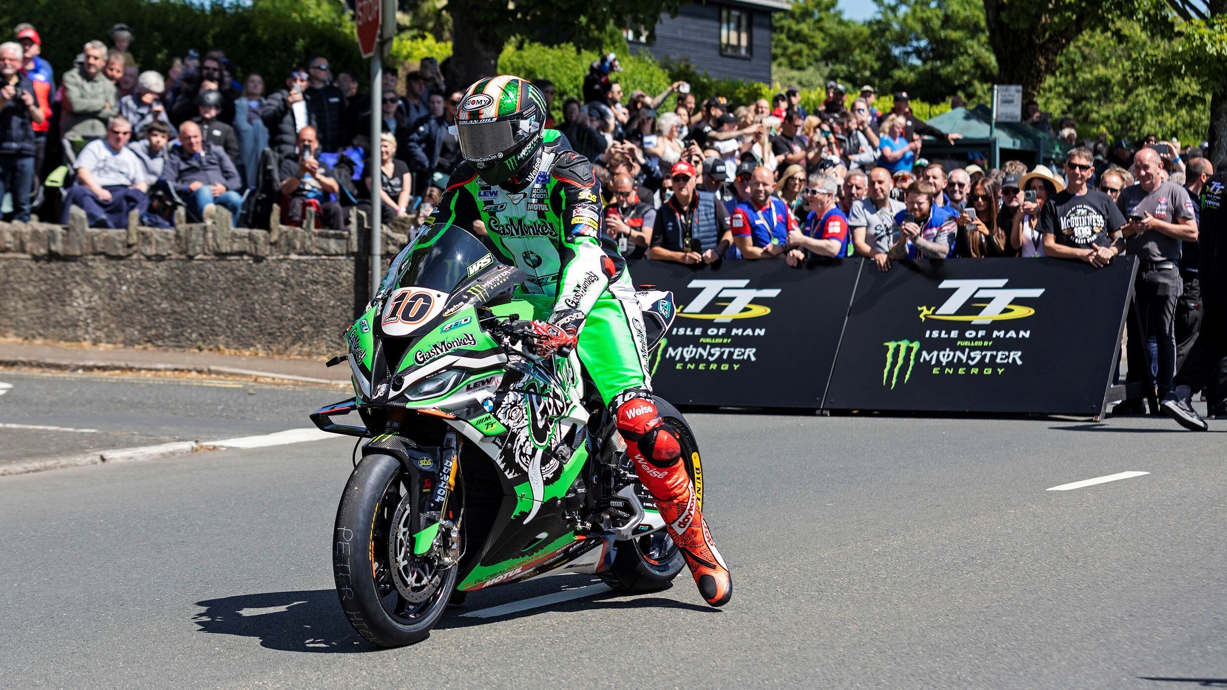 TT 2022: tre gare nella giornata di venerdì, accorciato il Senior TT