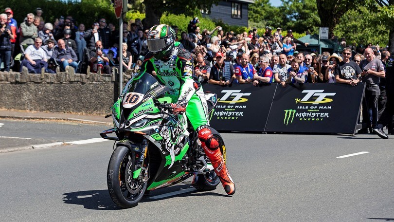 TT 2022: tre gare nella giornata di venerdì, accorciato il Senior TT