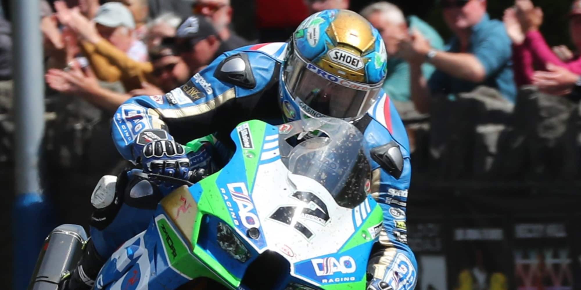 TT 2022, doppio bird strike per Harrison: “Sono sopravvissuto per miracolo”