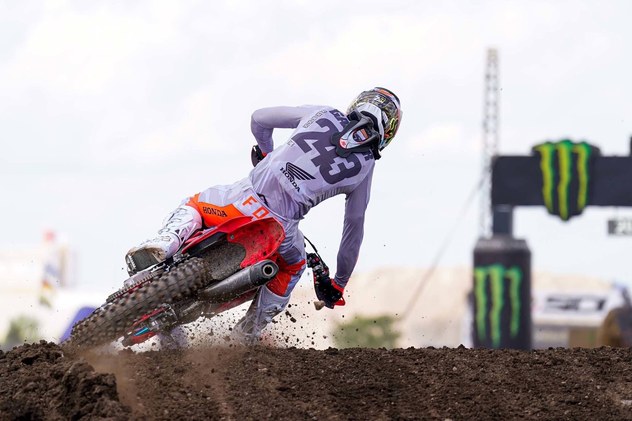MXGP: in Germania gara uno a Gajser e Vialle