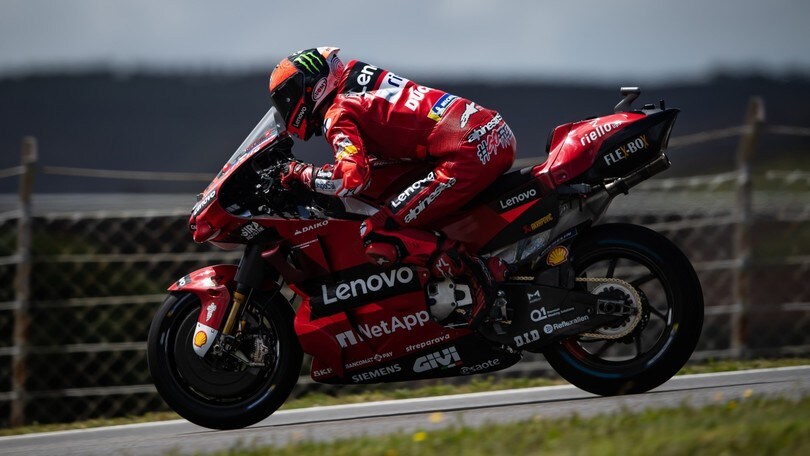 MotoGP Olanda, arriva l'asciutto: Bagnaia si prende le FP2, 3° Quartararo