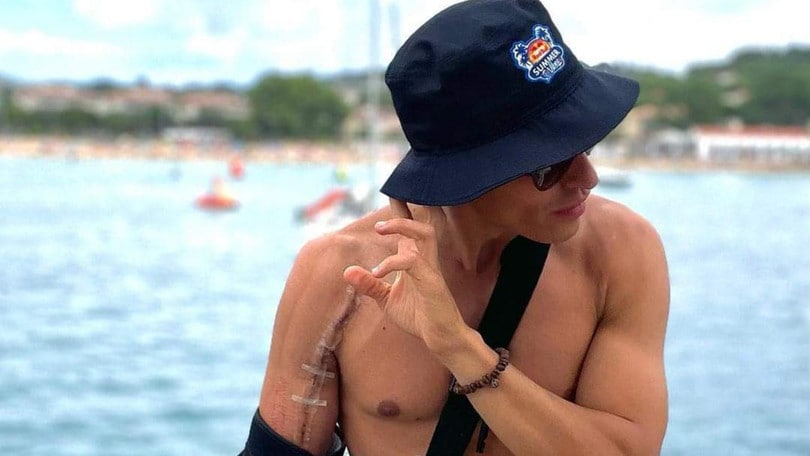 MotoGP, le immagini shock della cicatrice di Marc Marquez