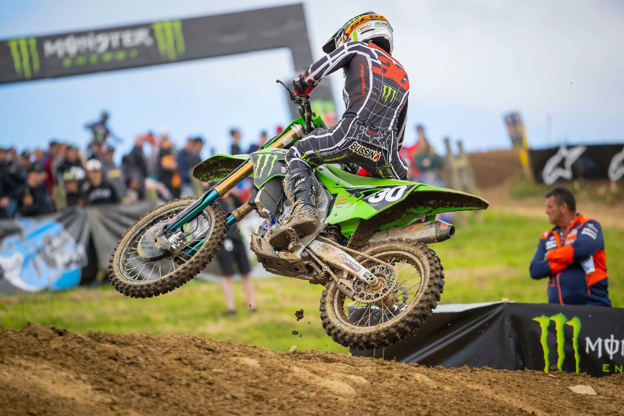 National: Shimoda primo in 250!