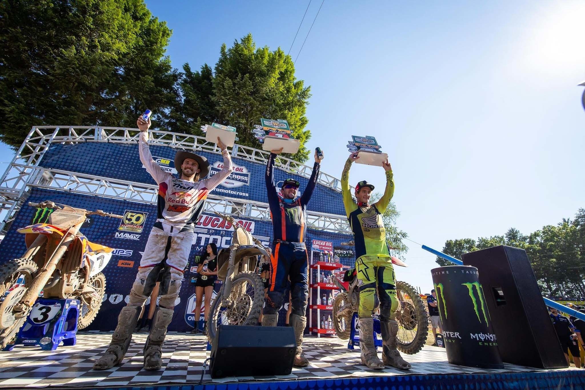 National: a Southwick Tomac centra la tripletta