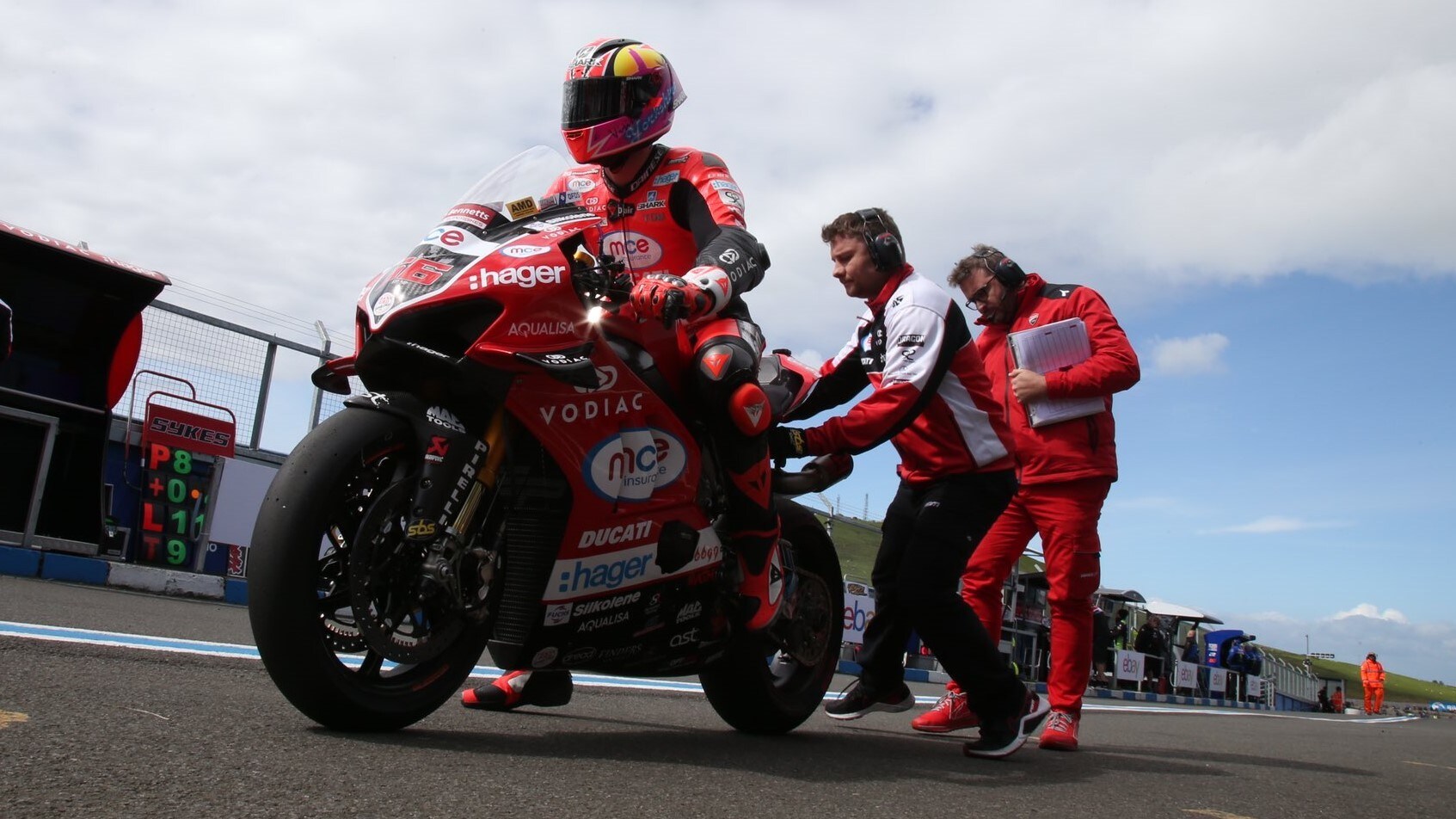 BSB, si corre a Brands Hatch: una grande occasione per Tom Sykes