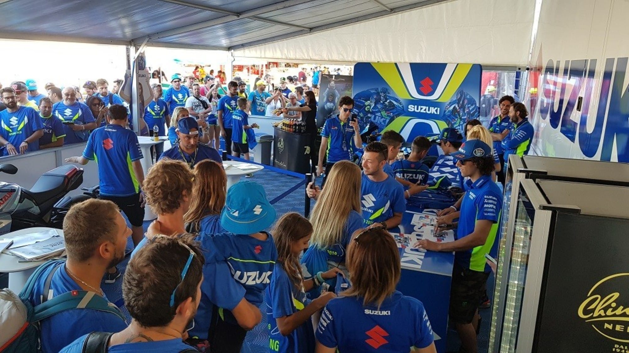 Suzuki, per il GP di Misano la Tribuna D si colora di "Blu"
