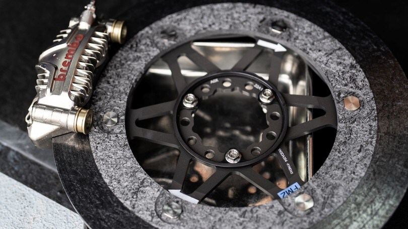 MotoGP: a Silverstone si frena fin sotto i 100 km/h in 5 curve