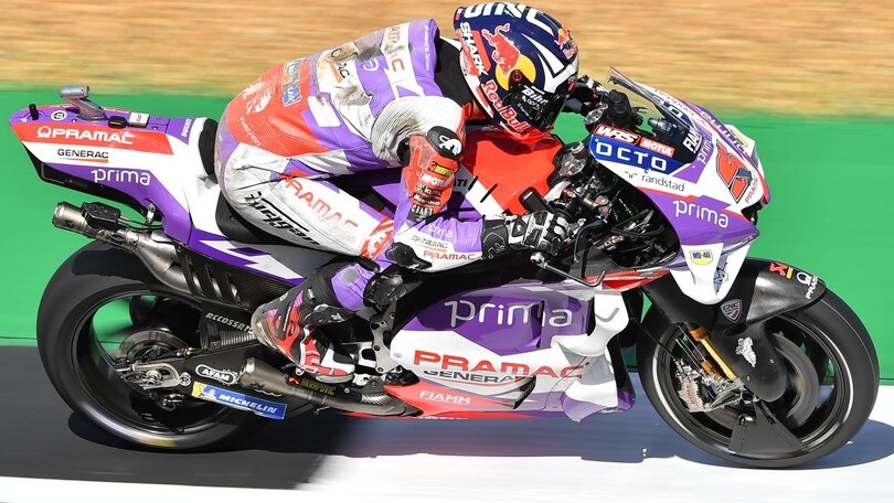 GP Gran Bretagna: Zarco e Bagnaia cadono, ma comandano le FP1