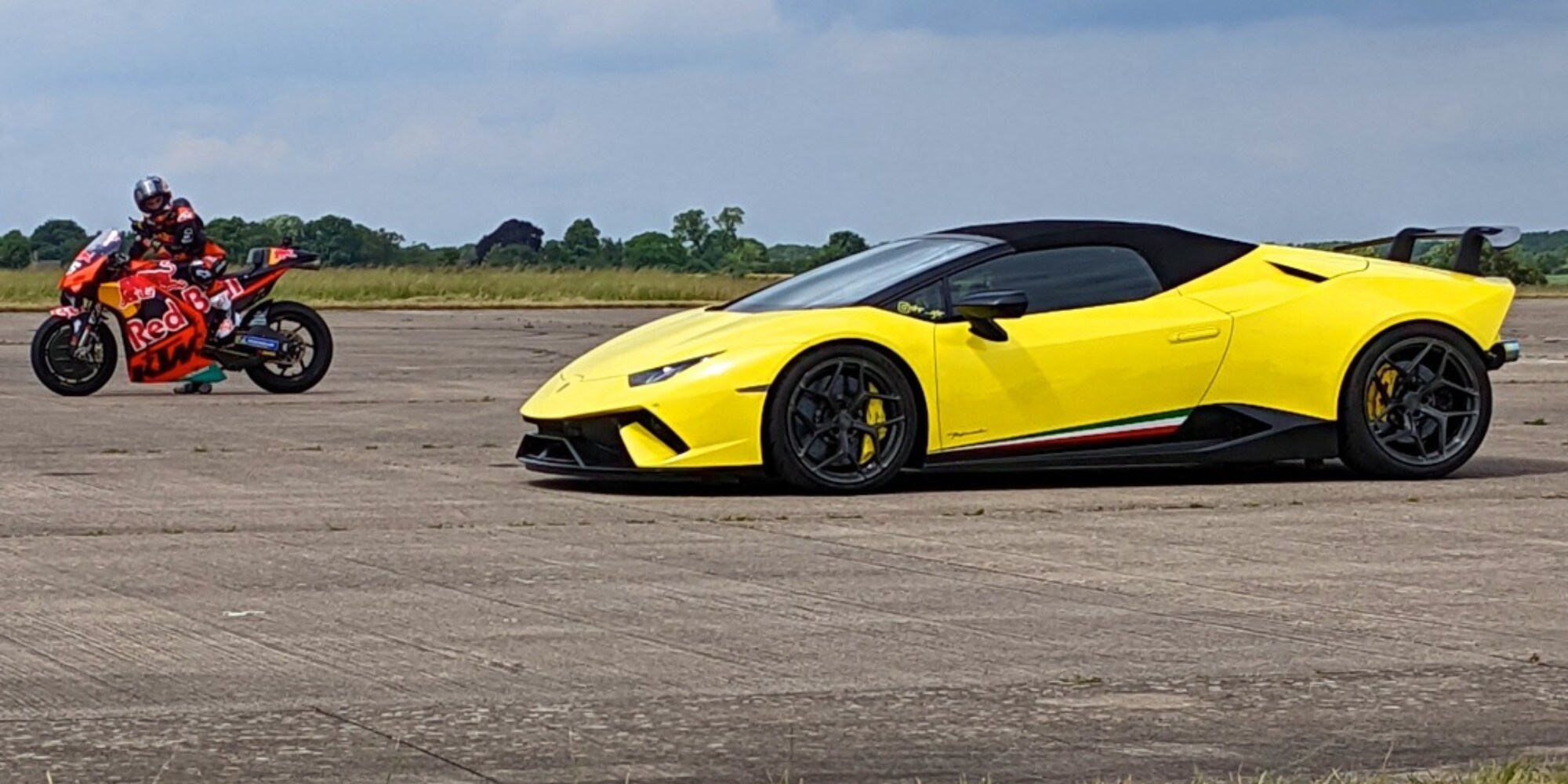 MotoGP, Dani Pedrosa sfida una Lamborghini da 1.100 CV in una drag race