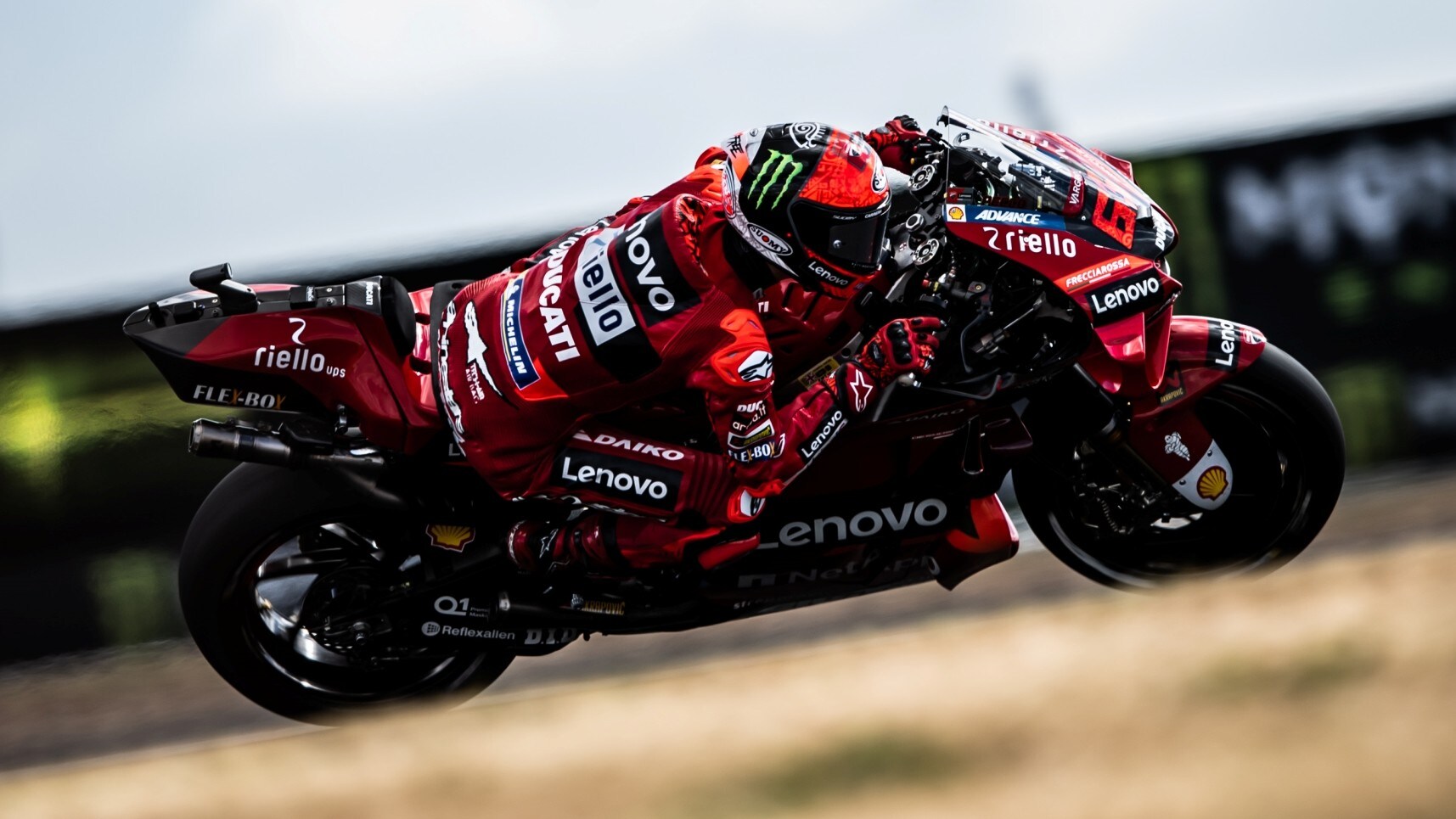 MotoGP Gran Bretagna, live: Bagnaia conquista la vittoria davanti a Vinales