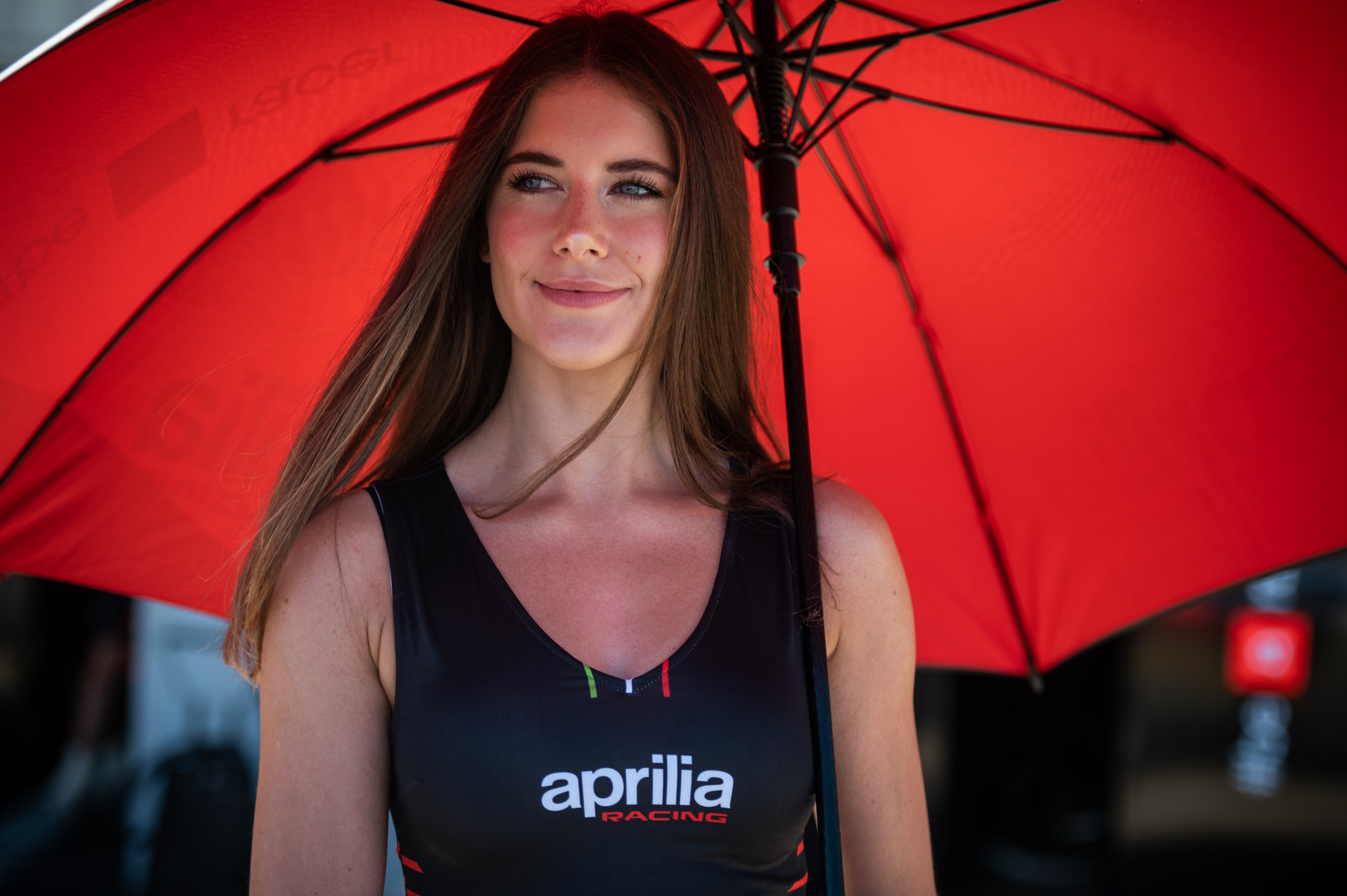 MotoGP Gran Bretagna: le affascinanti ombrelline di Silverstone