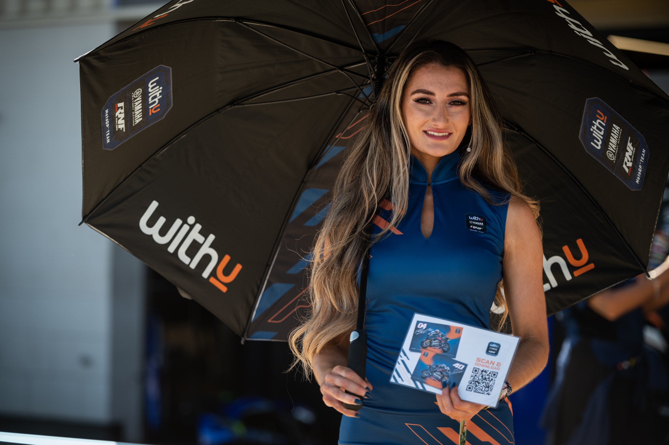 MotoGP Gran Bretagna: le affascinanti ombrelline di Silverstone