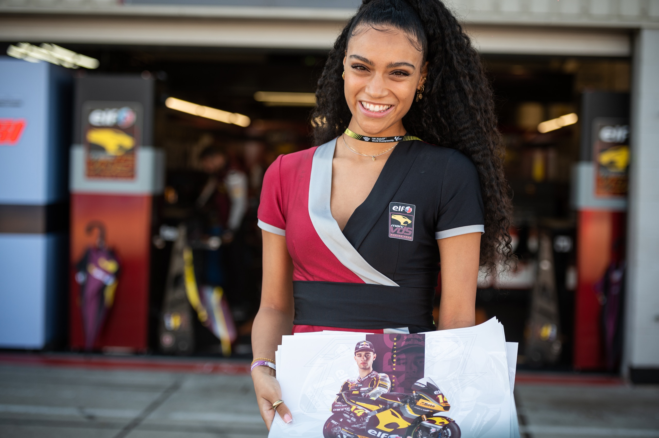 MotoGP Gran Bretagna: le affascinanti ombrelline di Silverstone