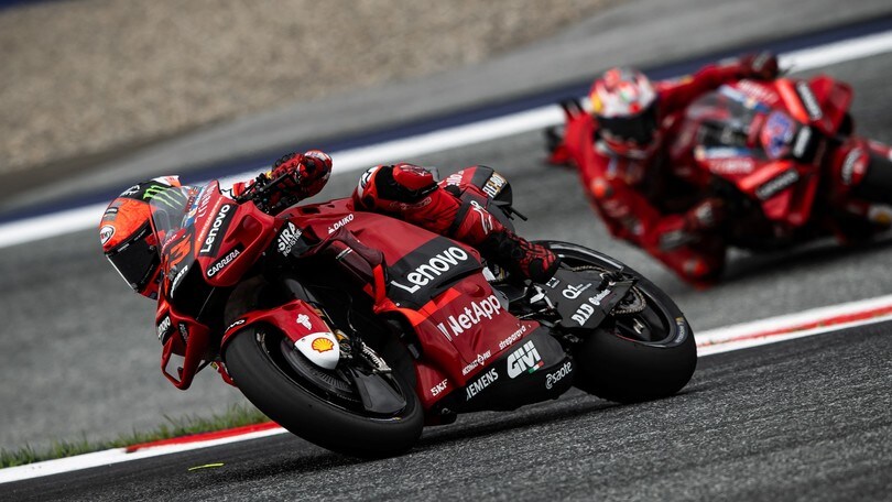 MotoGP Austria, LIVE: Bagnaia vince ancora, ma Quartararo non molla