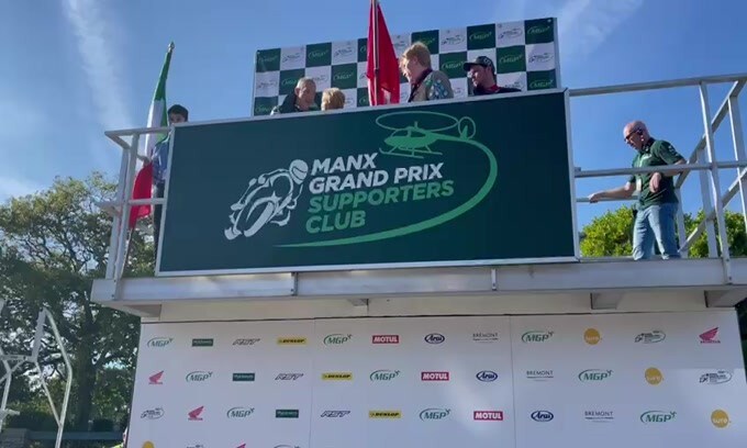 Il trionfo di Curinga al ManxGP: suona l'inno italiano sull'Isola di Man