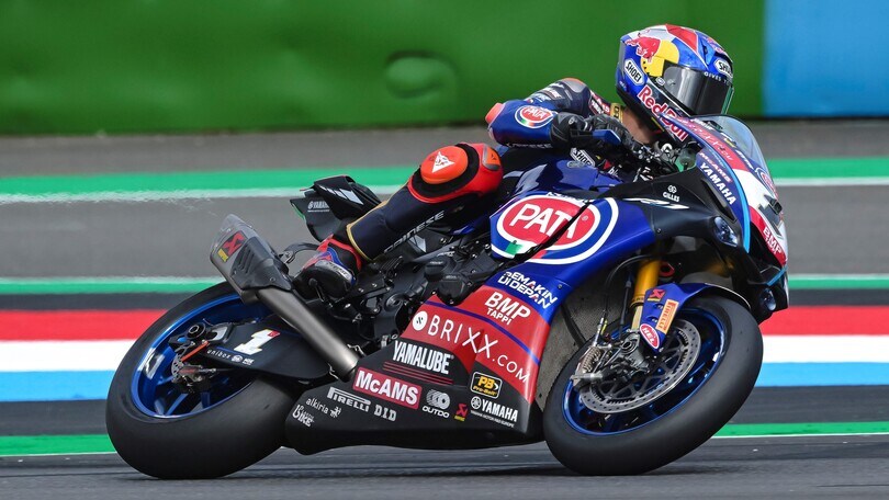SBK Magny-Cours: Razgatlioglu al top nelle FP3, caduta per Rea