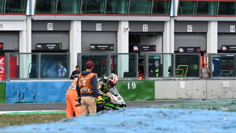 SBK Magny Cours, Rea: "Ho toccato il cordolo con l'anteriore e sono caduto"