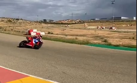 Marc Marquez si allena sul kartodromo di Aragon