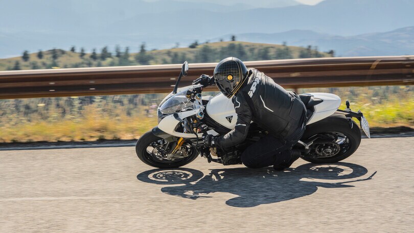 Sportive On The Road: Triumph Speed Triple 1200 RR tra le montagne d'Abruzzo