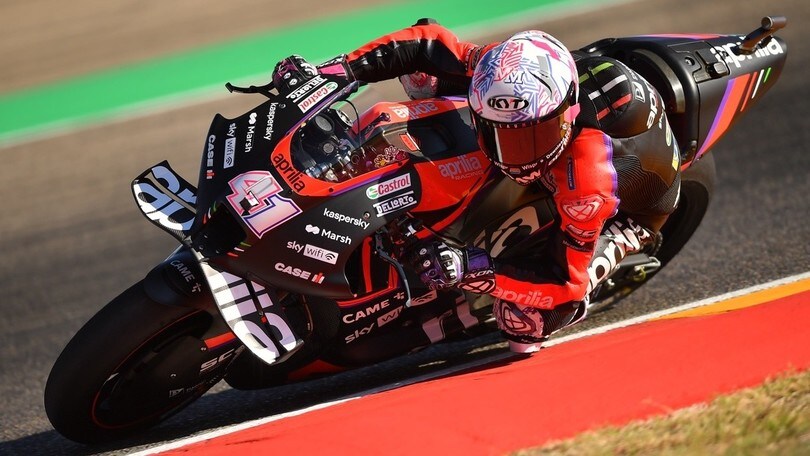 GP Aragòn, scivolano ma rimangono in vetta: Aleix e Aprilia leader in FP1