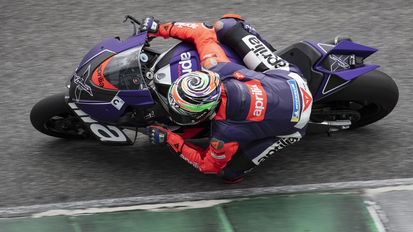 CIV Mugello: Savadori e Baiocco in pista con l'Aprilia RSV4 X Trenta