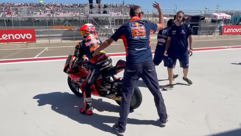 Moto3: Adrian Fernandez stoppato in pit lane… dal team di Biaggi